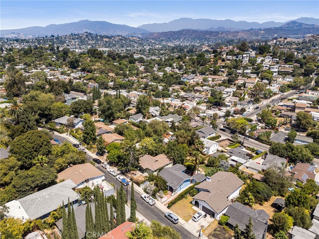 Image 47 of property listing at 918 Terrace 49, Los Angeles, CA 90042