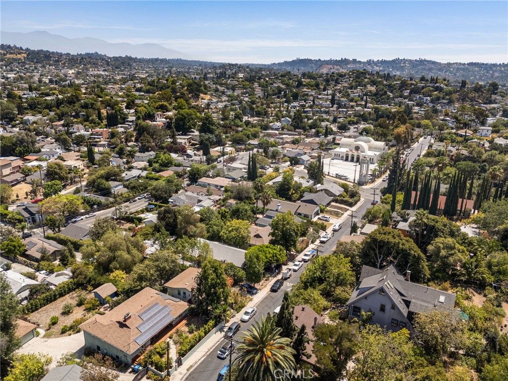 Image 52 of property listing at 918 Terrace 49, Los Angeles, CA 90042