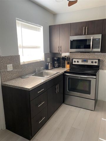 2512 Grant St Rear Guest House, Hollywood, FL 33020
