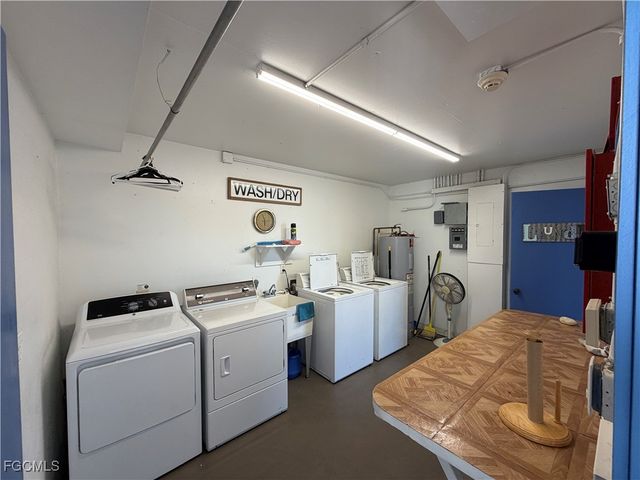 1828 Pine Valley DR 209, Fort Myers, FL 33907