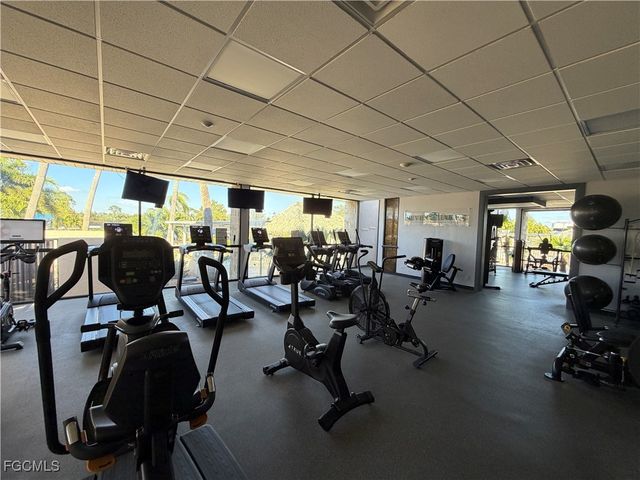 1828 Pine Valley DR 209, Fort Myers, FL 33907