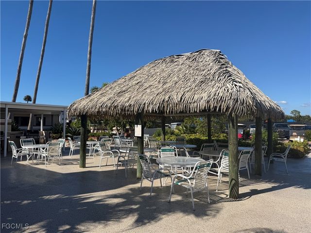 1828 Pine Valley DR 209, Fort Myers, FL 33907