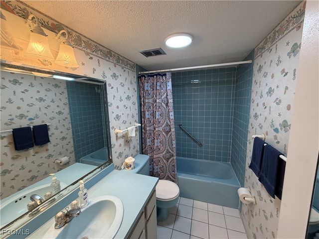 1828 Pine Valley DR 209, Fort Myers, FL 33907