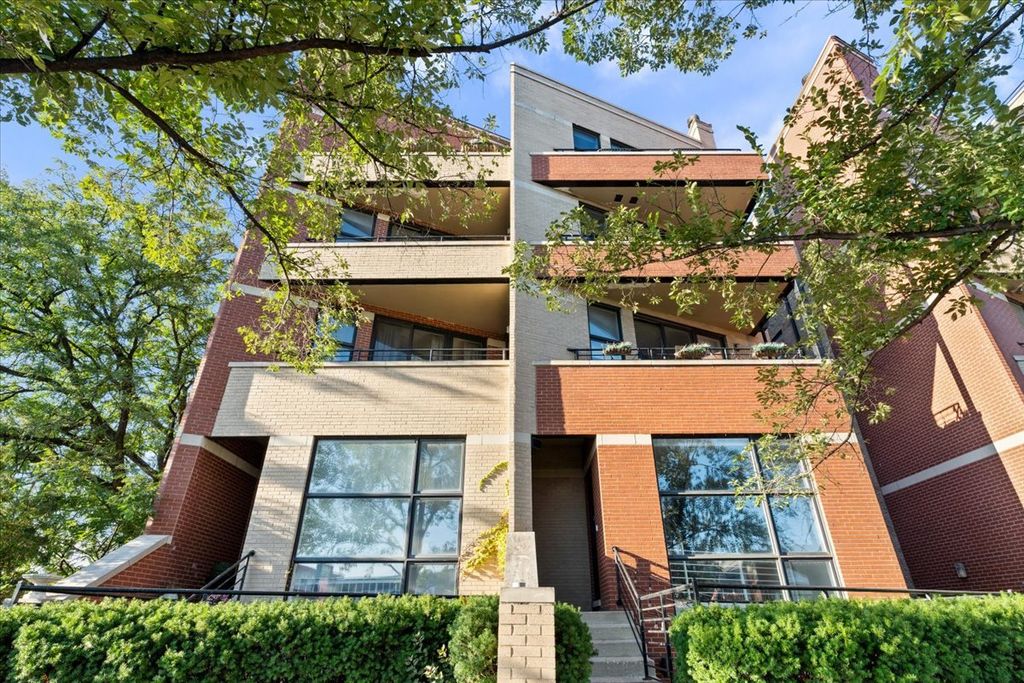 1516 W Grand Avenue 3W, Chicago, IL 60642