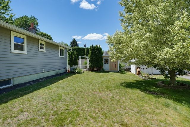 15 Jefferson Ave, Saugus, MA 01906