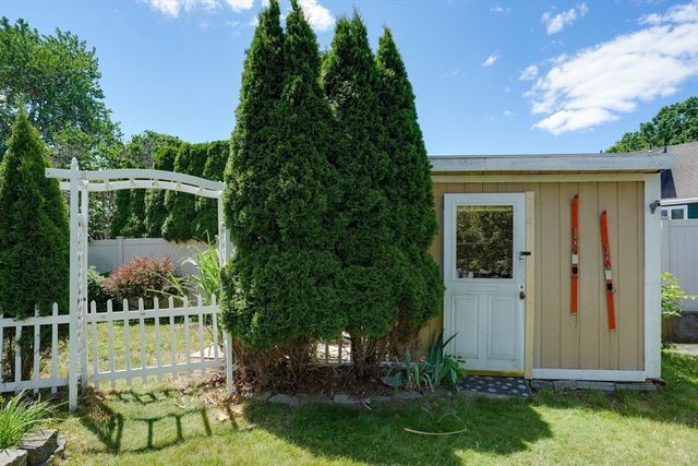 15 Jefferson Ave, Saugus, MA 01906