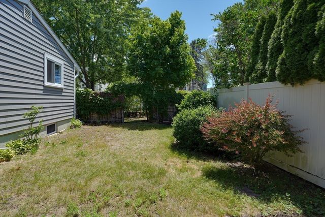 15 Jefferson Ave, Saugus, MA 01906