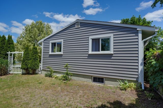 15 Jefferson Ave, Saugus, MA 01906