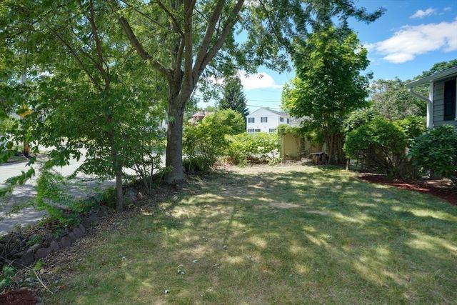 15 Jefferson Ave, Saugus, MA 01906