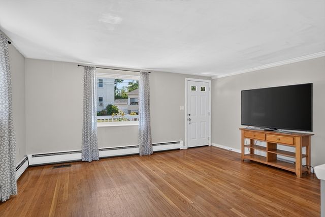 15 Jefferson Ave, Saugus, MA 01906
