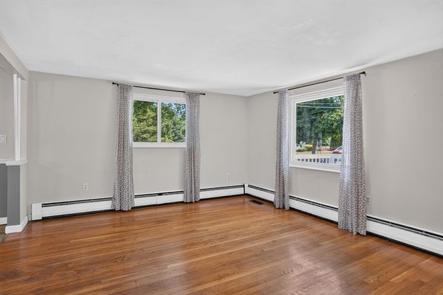15 Jefferson Ave, Saugus, MA 01906