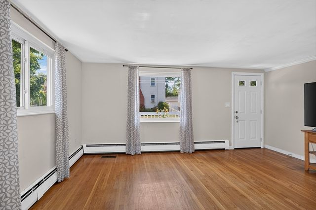 15 Jefferson Ave, Saugus, MA 01906
