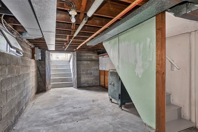 15 Jefferson Ave, Saugus, MA 01906