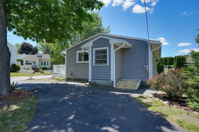 15 Jefferson Ave, Saugus, MA 01906