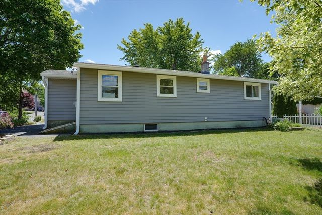 15 Jefferson Ave, Saugus, MA 01906
