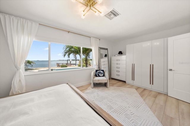 1854 VENETIAN POINT DRIVE, Clearwater, FL 33755