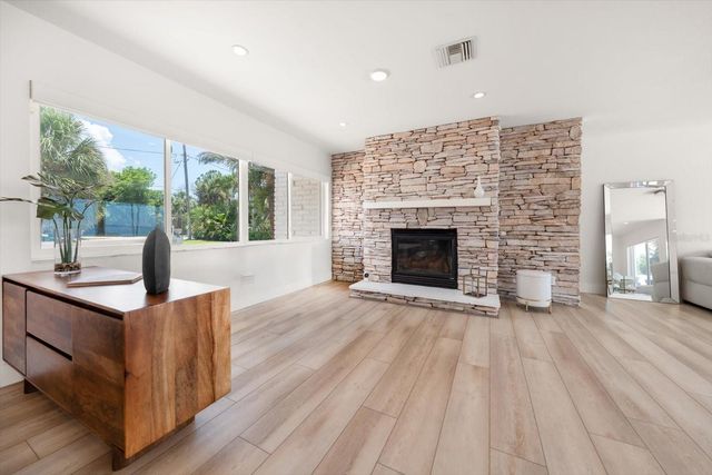 1854 VENETIAN POINT DRIVE, Clearwater, FL 33755