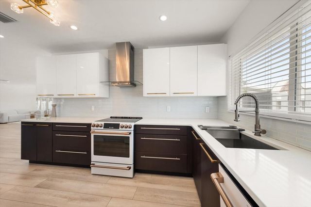 1854 VENETIAN POINT DRIVE, Clearwater, FL 33755