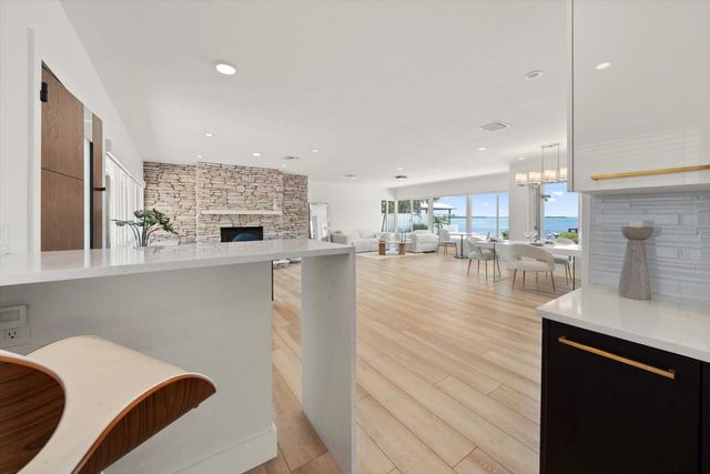 1854 VENETIAN POINT DRIVE, Clearwater, FL 33755