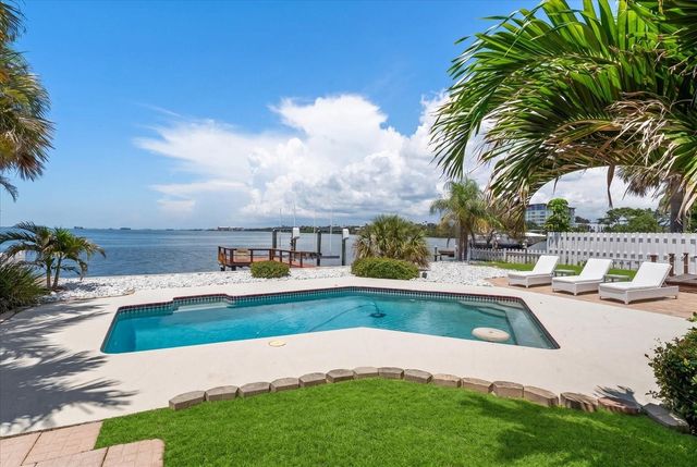 1854 VENETIAN POINT DRIVE, Clearwater, FL 33755