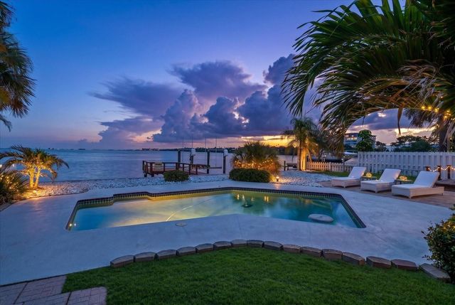 1854 VENETIAN POINT DRIVE, Clearwater, FL 33755