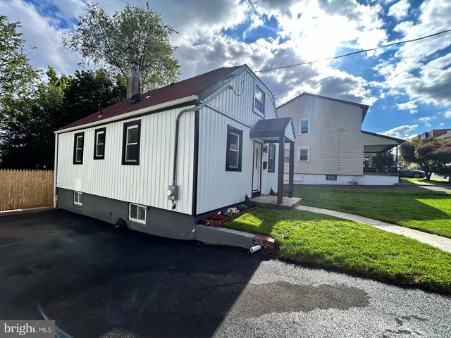 209 SUMMIT AVE, Willow Grove, PA 19090