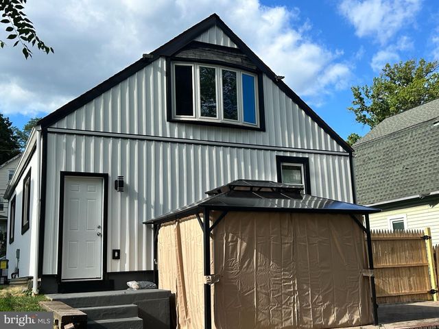 209 SUMMIT AVE, Willow Grove, PA 19090