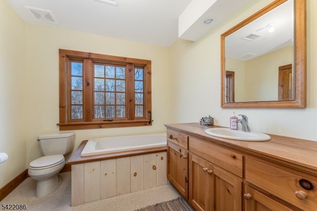 348 Rosemont Ringoes Rd, Delaware Twp., NJ 08559