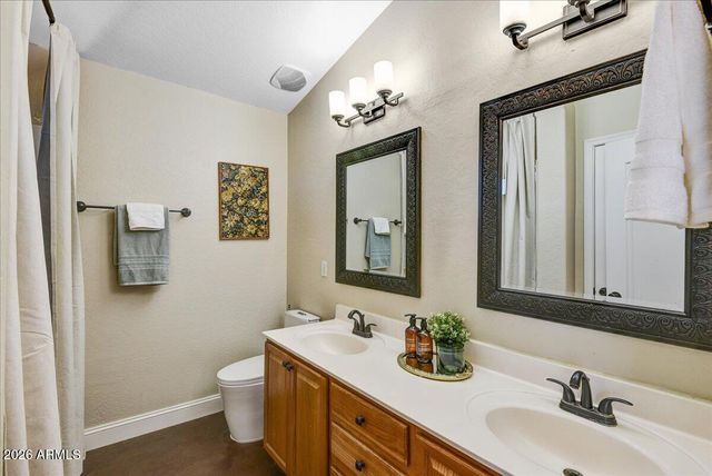 6817 W DESERT Lane, Laveen, AZ 85339