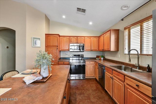 6817 W DESERT Lane, Laveen, AZ 85339