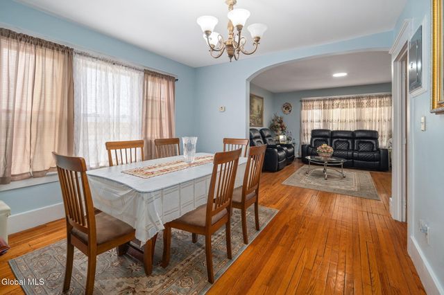 122 Snowden Avenue, Schenectady, NY 12304