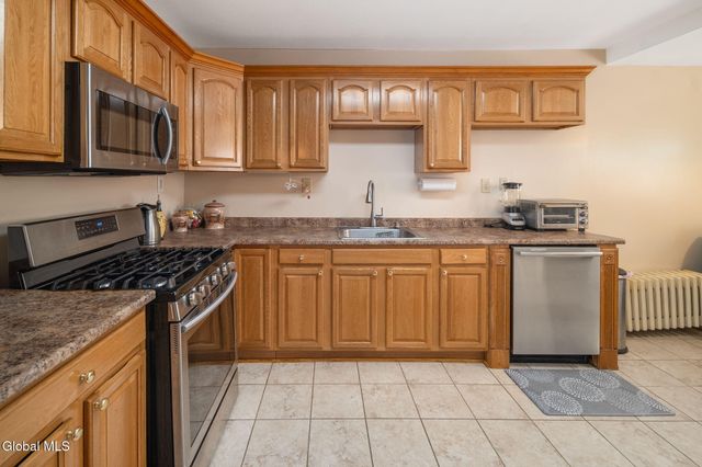 122 Snowden Avenue, Schenectady, NY 12304