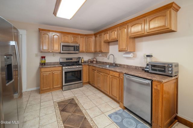 122 Snowden Avenue, Schenectady, NY 12304
