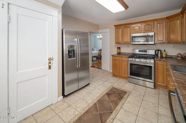 122 Snowden Avenue, Schenectady, NY 12304