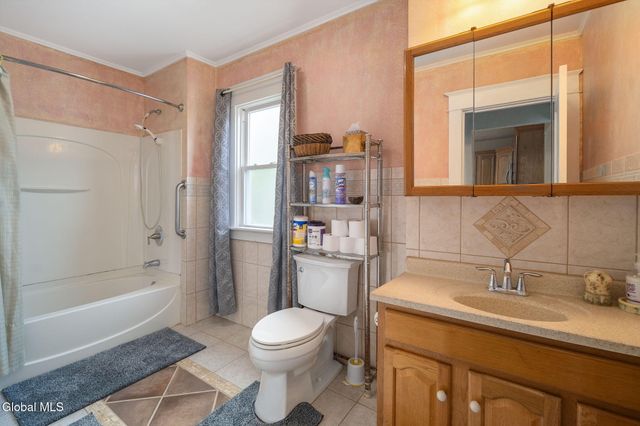 122 Snowden Avenue, Schenectady, NY 12304