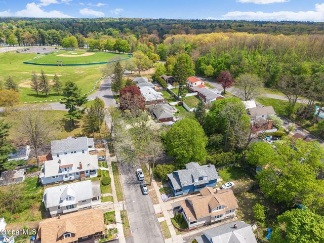 122 Snowden Avenue, Schenectady, NY 12304