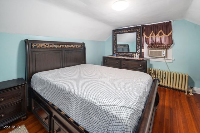 122 Snowden Avenue, Schenectady, NY 12304