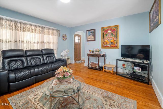 122 Snowden Avenue, Schenectady, NY 12304