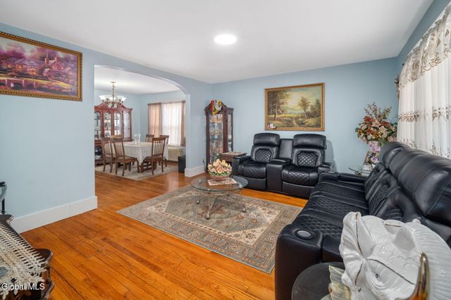 122 Snowden Avenue, Schenectady, NY 12304