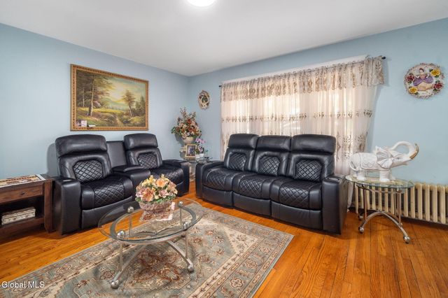 122 Snowden Avenue, Schenectady, NY 12304