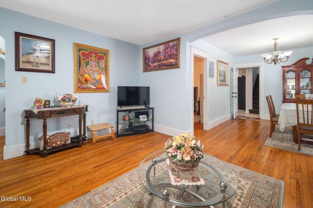 122 Snowden Avenue, Schenectady, NY 12304
