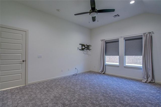 2133 Santa Monica Street, Edmond, OK 73034