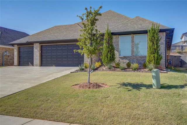 2133 Santa Monica Street, Edmond, OK 73034