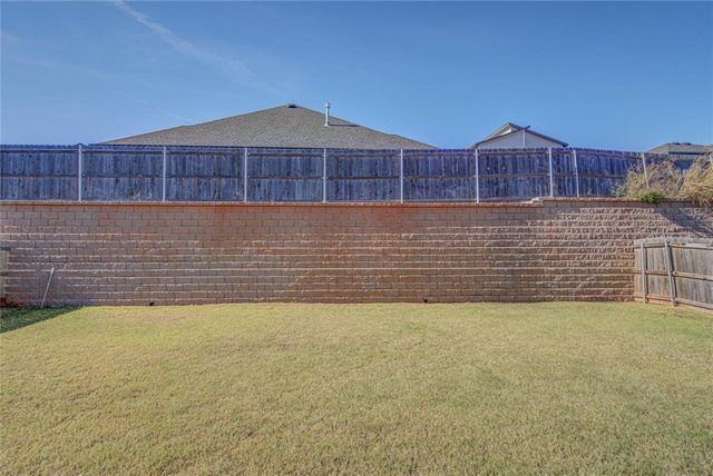 2133 Santa Monica Street, Edmond, OK 73034