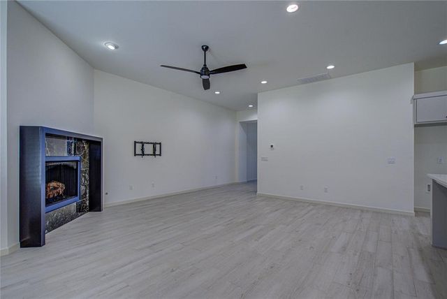 2133 Santa Monica Street, Edmond, OK 73034