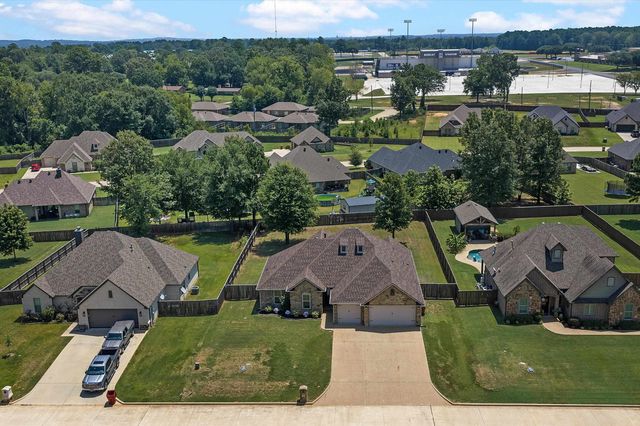 219 Saddle Brook Cir, Hallsville, TX 75650