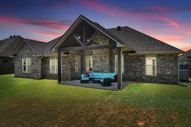 219 Saddle Brook Cir, Hallsville, TX 75650