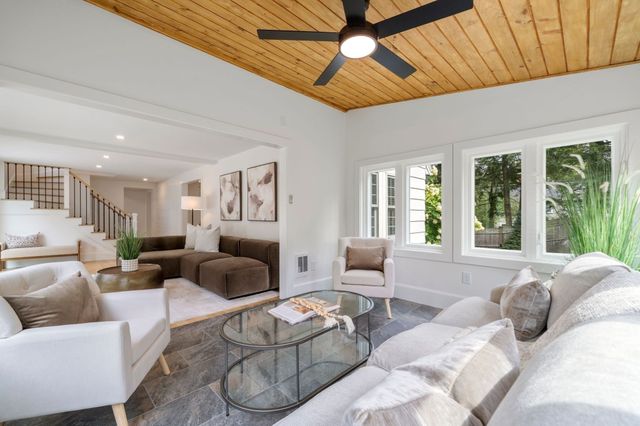 46 Bedford Rd, Lincoln, MA 01773
