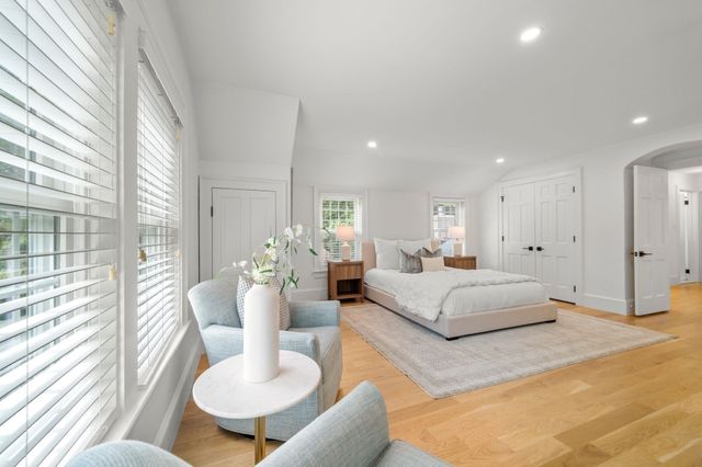 46 Bedford Rd, Lincoln, MA 01773