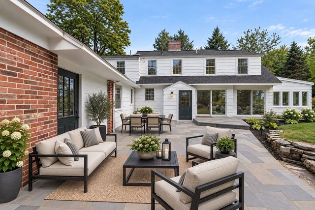46 Bedford Rd, Lincoln, MA 01773